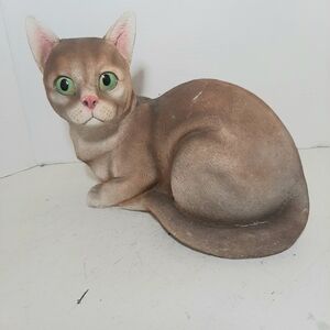 Brown Resin Cat Figurine with Green Eyes - Decorative Pet Statue